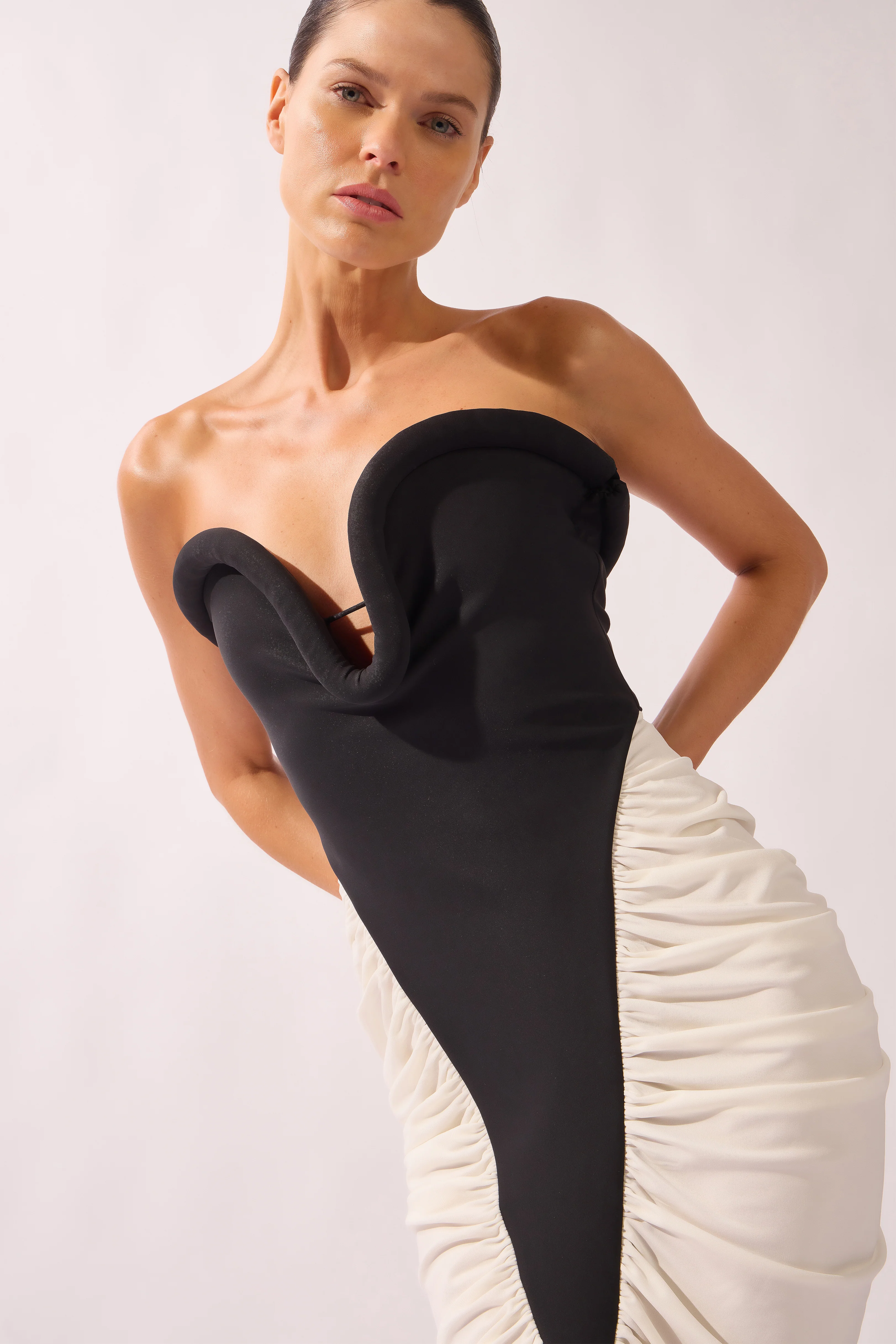 Bold Noir Midi Dress - Image 3