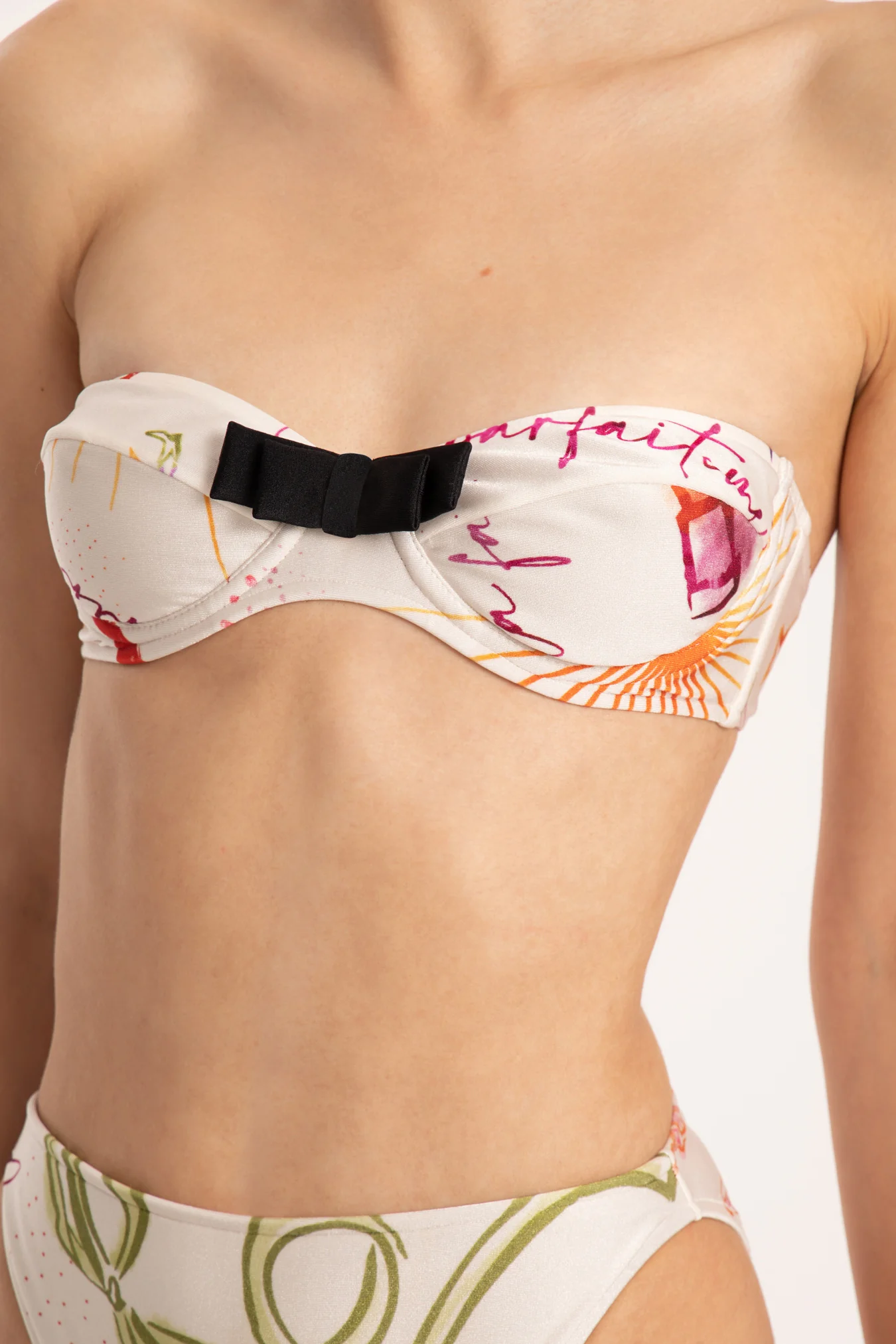 Fantasy High-Leg Strapless bikini with Bow - Image 3