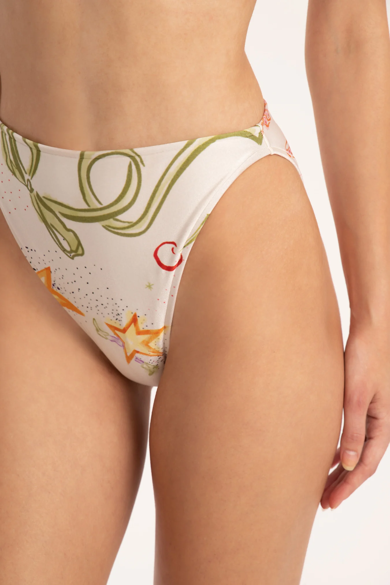 Fantasy High-Leg Strapless bikini with Bow - Image 4