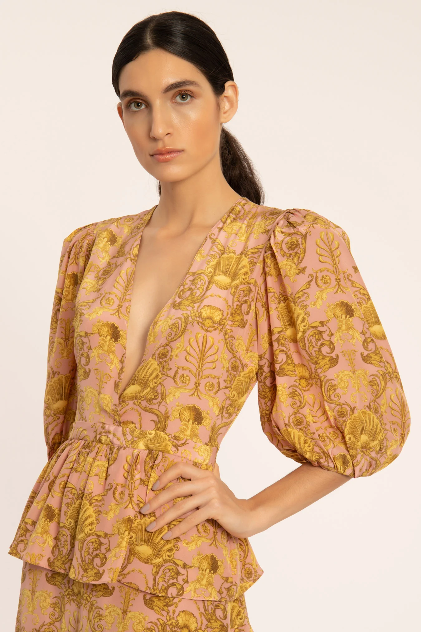 Seashell Puff-sleeved Ruffled Midi Dress - Image 4