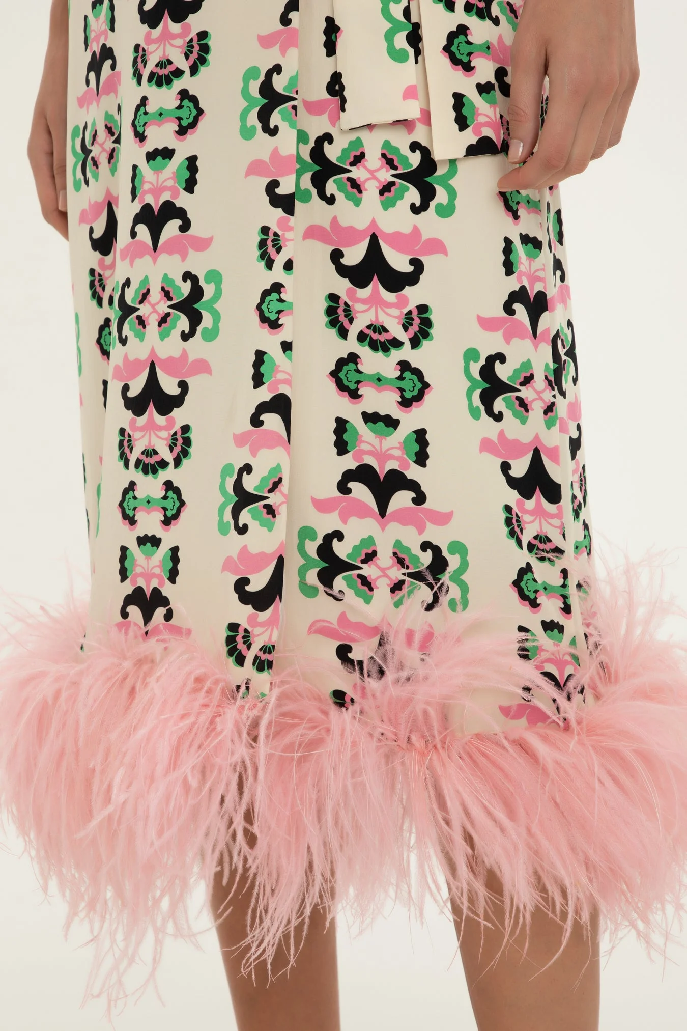 Twisted Flower Pareo Skirt With Feathers - Image 4