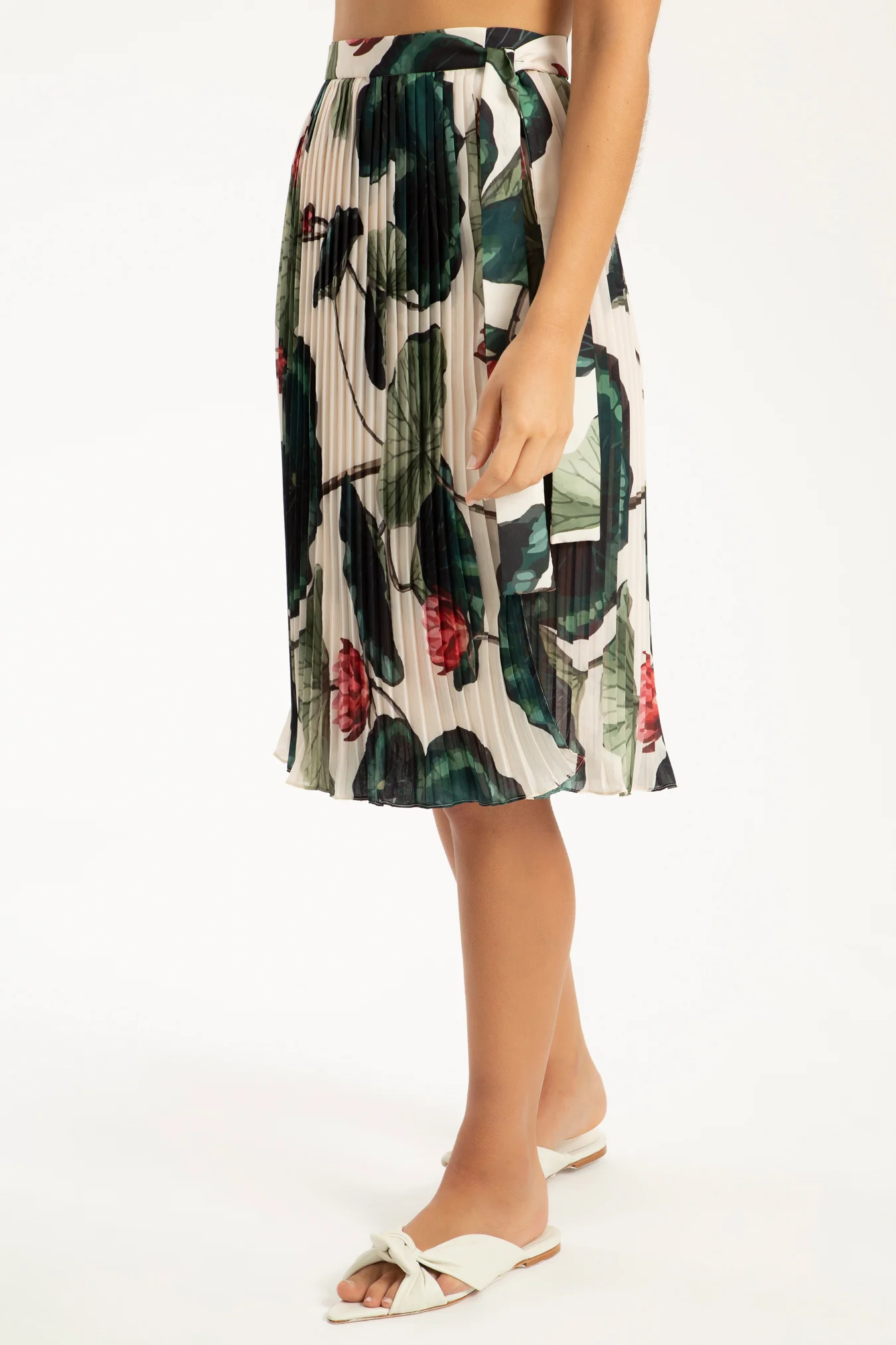 Victoria Regia Pareo Pleated Skirt - Image 3